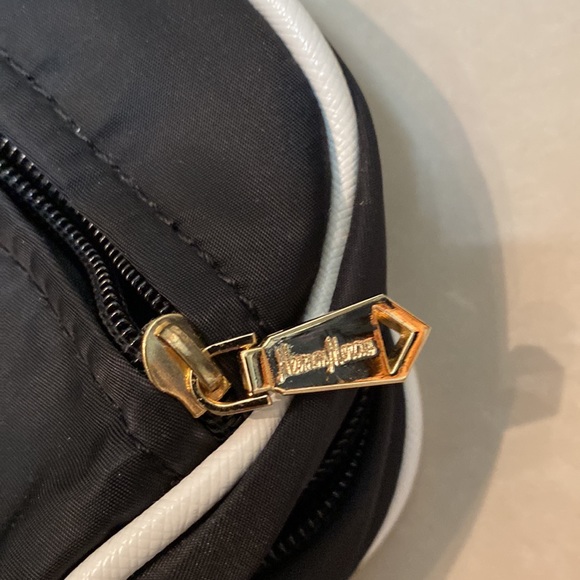 Neiman Marcus makeup bag - Picture 5 of 7